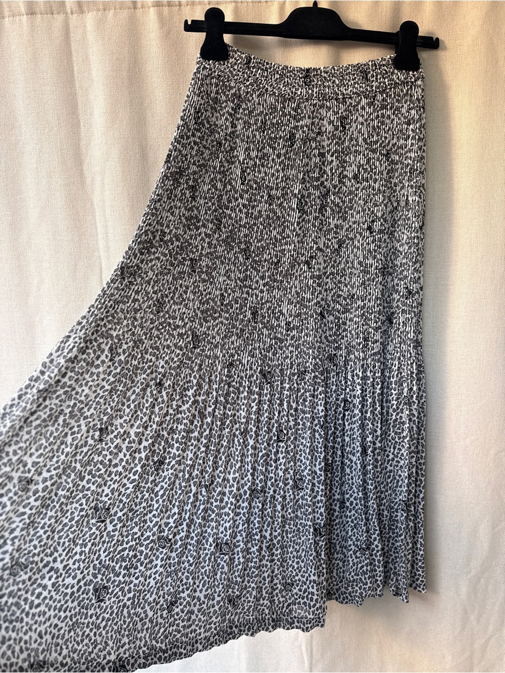 Vintage Black and White Pleated Maxi Skirt